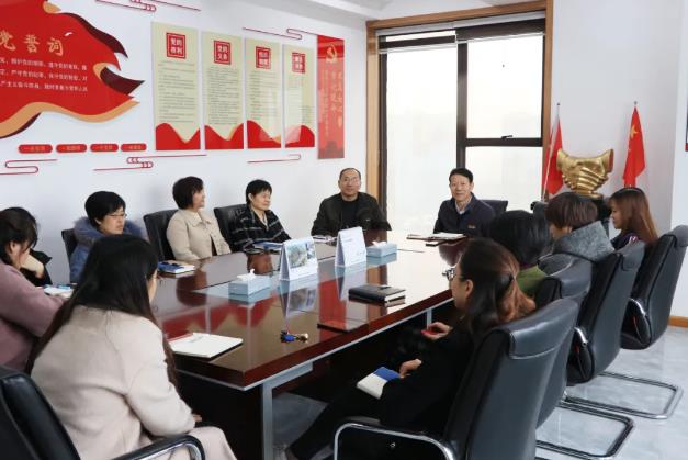 智博新聞丨智博集團(tuán)召開“三八”國際勞動(dòng)?jì)D女節(jié)主題座談會(huì)